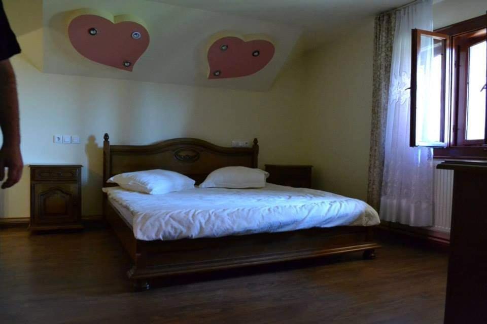 Casa Din Barsana Hotel Bîrsana Eksteriør billede